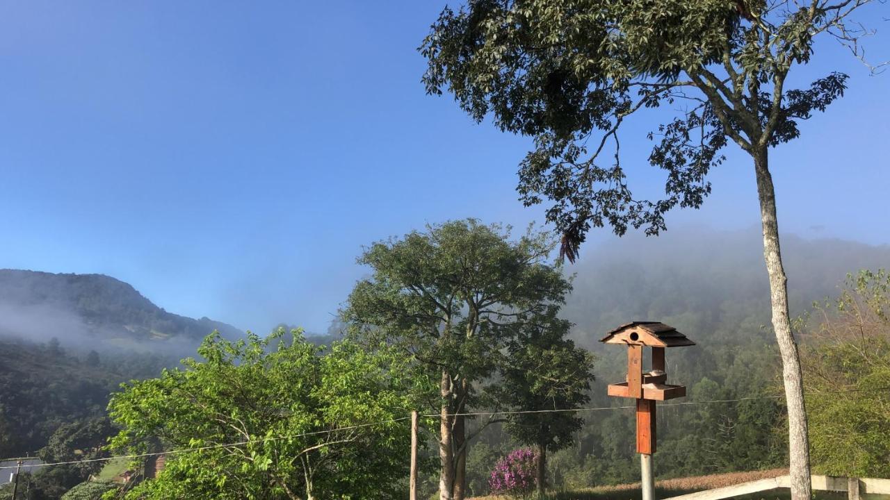 Pousada Pedra Da Mata Chales Na Montanha Munhoz 외부 사진