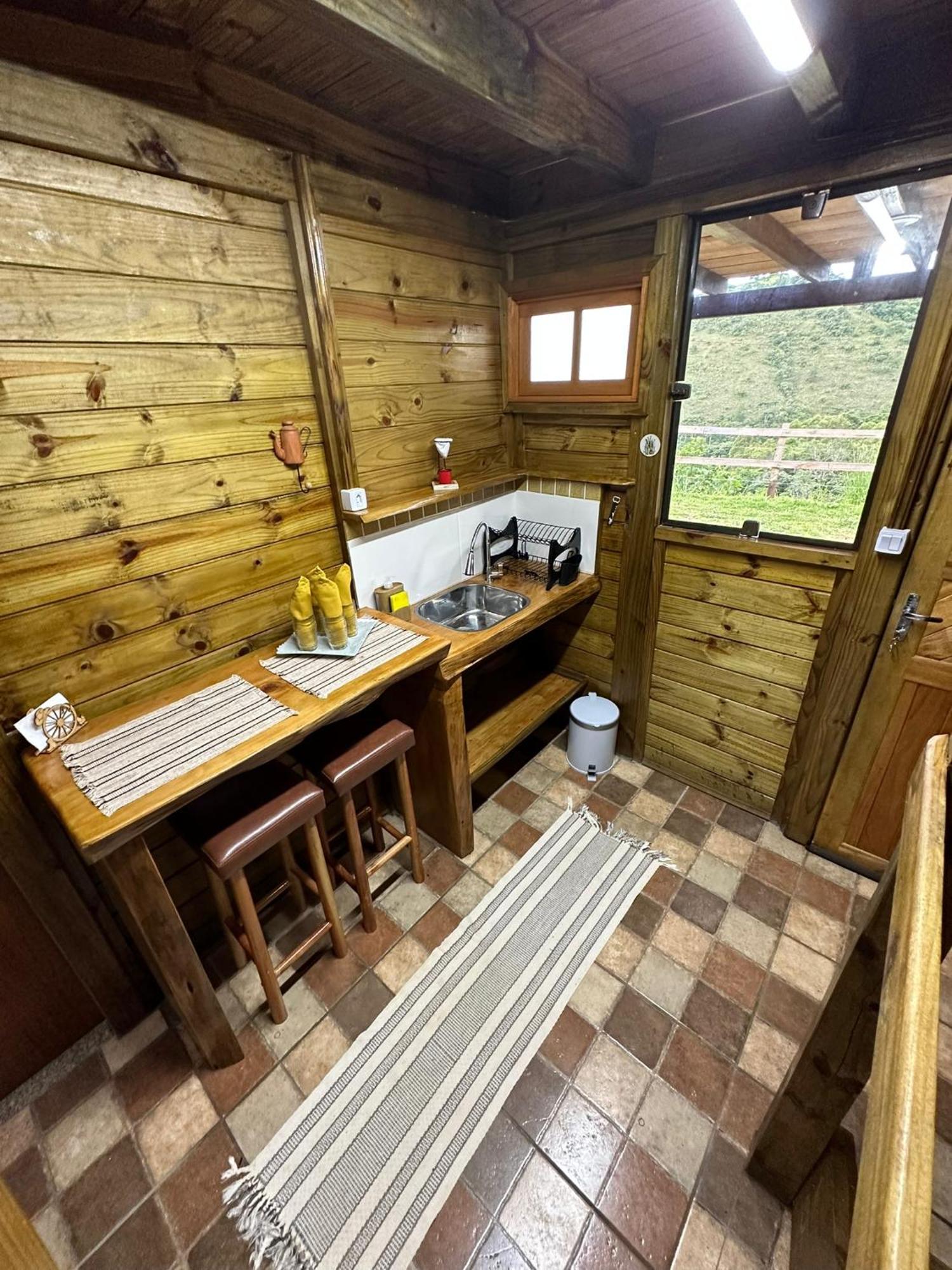 Pousada Pedra Da Mata Chales Na Montanha Munhoz 외부 사진